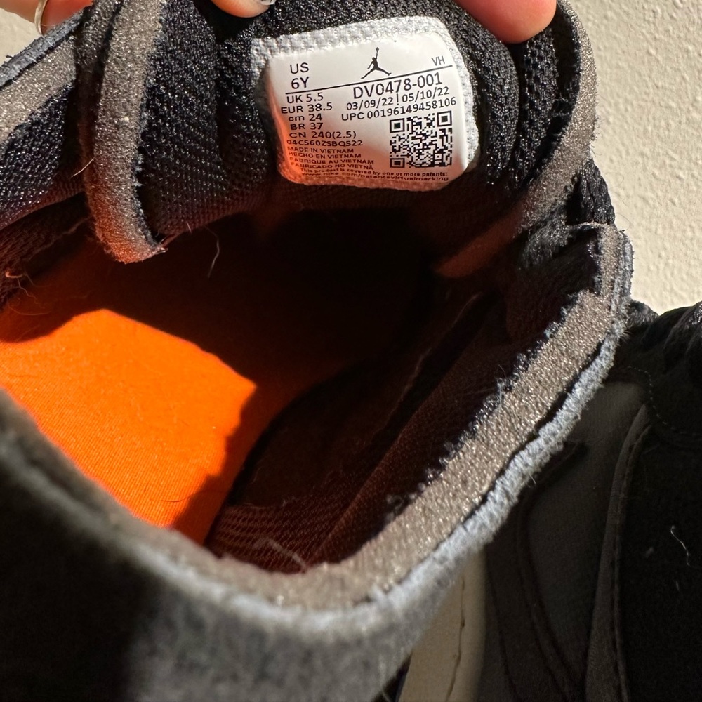 NIKE AIR JORDAN 1 LOW sail grey black total orange se craft, youth 6 wmns 7.5 - Picture 6 of 8